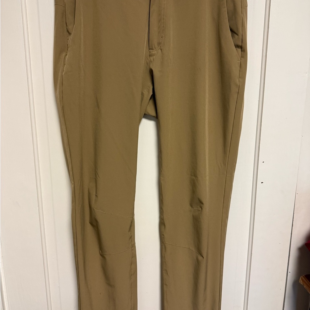 Fabletics Men's Khaki Chinos